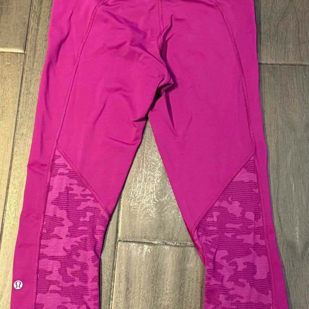 Lululemon Pace Perfect Magenta Purple Crop Leggings Zip Pocket Gold zipper Sz 4